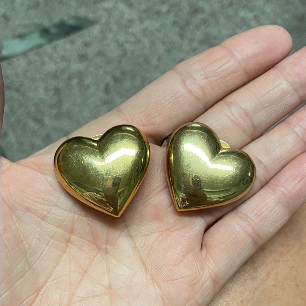 Vintage 90s vendome by Coro Gold Heart clip Earrings